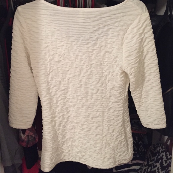 Cute top - Picture 2 of 2