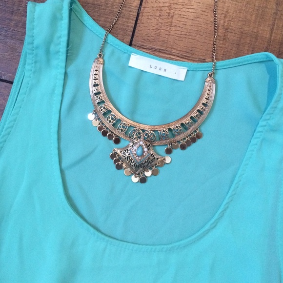 Lush Mint color tank with eyelet trim design - Picture 3 of 4