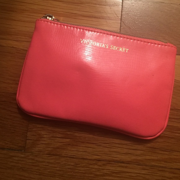 Victoria secret - Picture 1 of 4