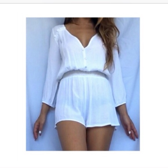 ☺️SOLD😊White Romper