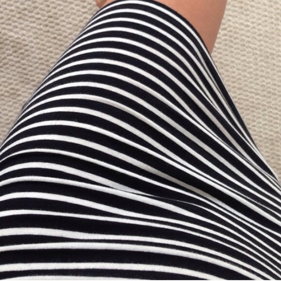 B&W Tight, Striped Dress! - Picture 4 of 4