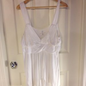White V-neck Sleeveless Top