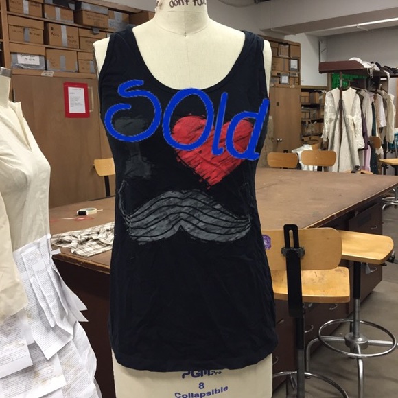 🚫SOLD🚫I ❤️ mustache tank