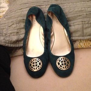TAHARI DEEP SPRUCE GREEN BALLET FLATS - 9.5