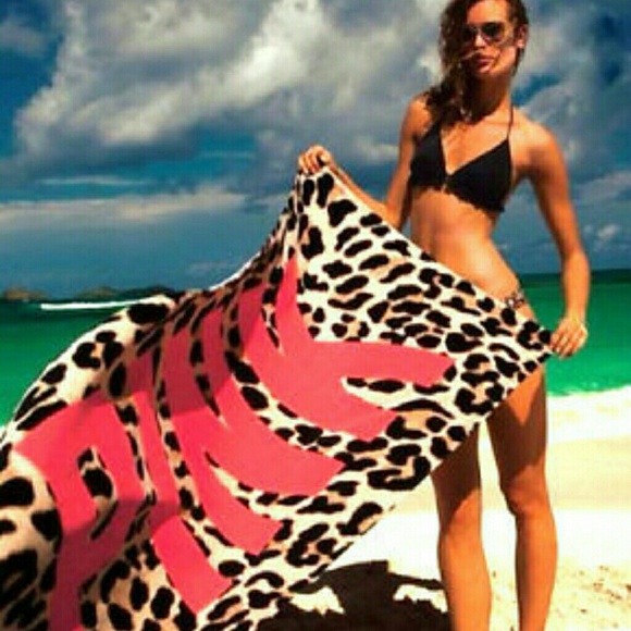 PINK Victoria's Secret Accessories - NWT Victorias Secret Pink leopard towel
