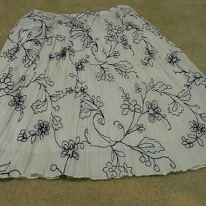 Embroided white and blue skirt