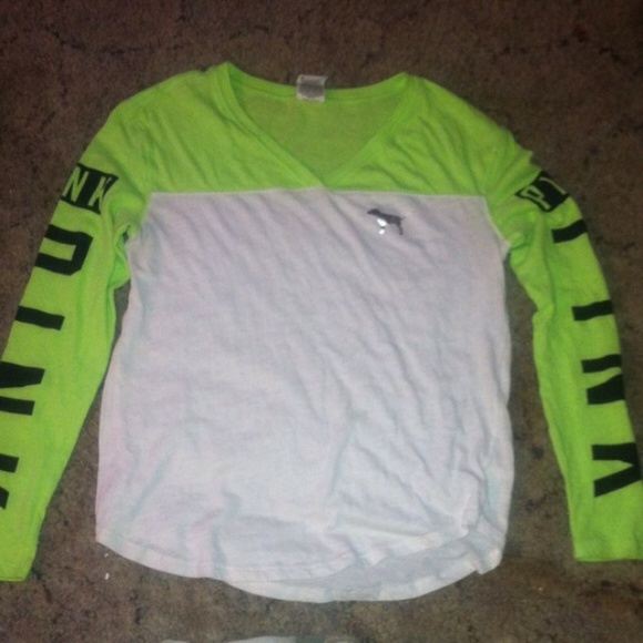 Green and white vs long sleeve shirt