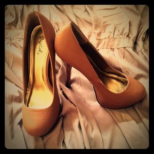 Qupid Tan Heels