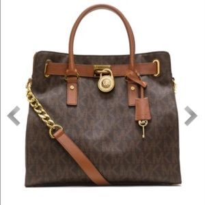 MICHAEL MICHAEL KORS
HAMILTON LARGE LOGO TOTE