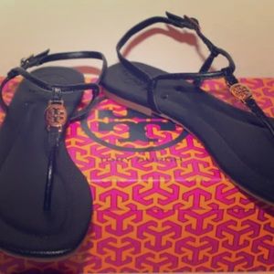 ✔️💯 Authentic Tory Burch Emmy Sandals