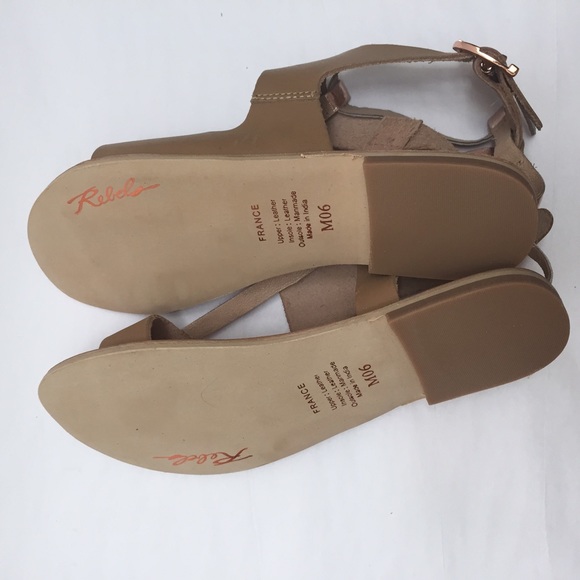 ❌Sold in Bundle❌Two Tone Flat Leather Sandals. 6 - Picture 4 of 4