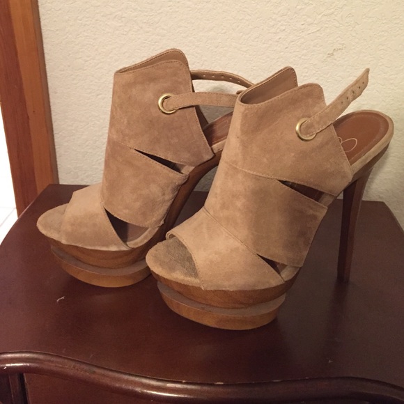 Jessica Simpson heels