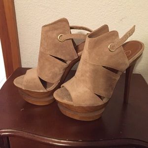 Jessica Simpson heels