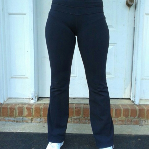 Lululemon yoga pants pic 1