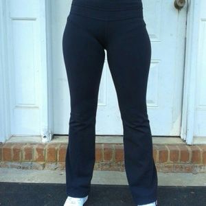 Lululemon yoga pants pic 1