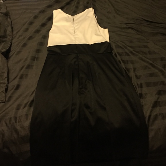 Evening dress - Picture 3 of 4