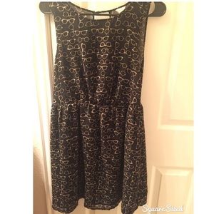 ⭐️⭐️FOREVER21 DITSY READER PRINT DRESS⭐️⭐️