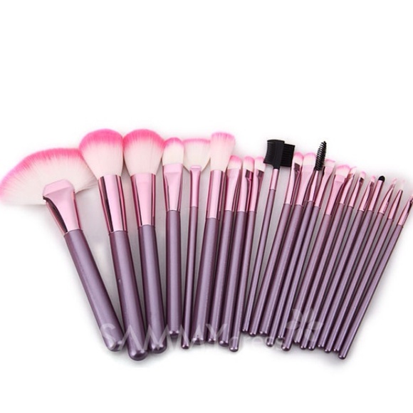 24 piece silk makeup brush