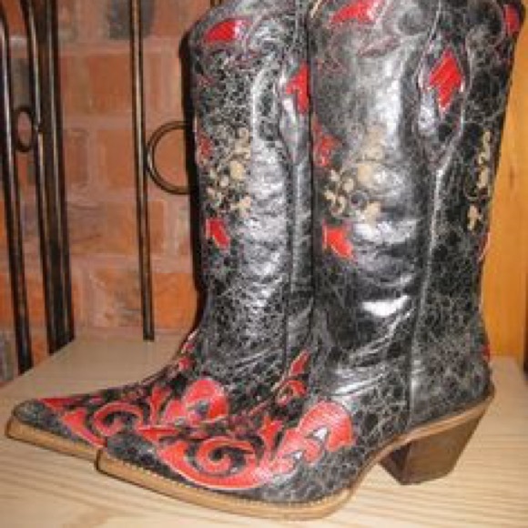 Corral boots 🎉🎊💥on day sale🎊🎉💥