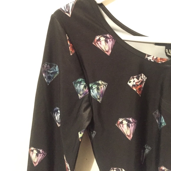 Diamond Printed Forever 21 Crop Top - Picture 2 of 3