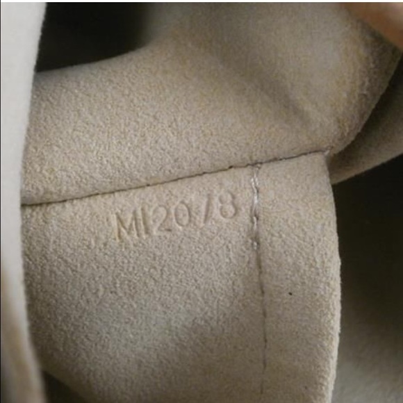 Authentic LV monogram galliera PM bag - Picture 4 of 4