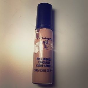 MAC pro long wear concealer