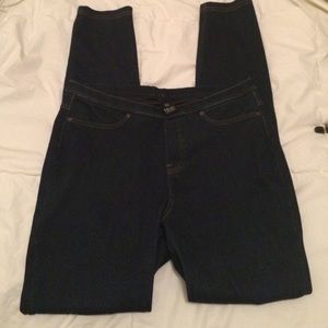 Hue Jeggings* dark wash* spanx-type inside