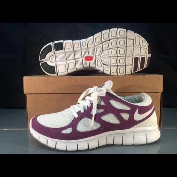 Nike Shoes - Women nike free runs