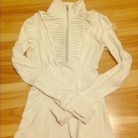 Lululemon run: your heart out pullover