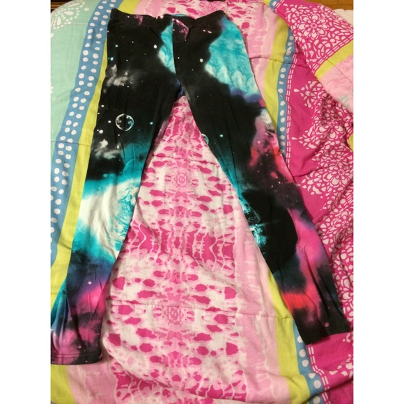 Forever 21 galaxy leggings