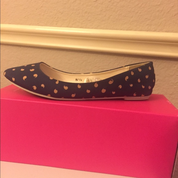 ⭐️⭐️NAVY BLUE AND CORAL FLATS FROM UO⭐️⭐️ - Picture 2 of 3