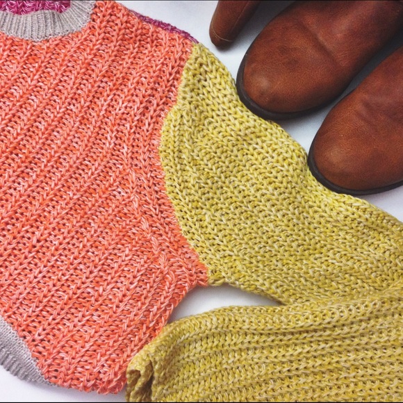 💥NWOT💥 Orange Color-Block High-Low Knit Sweater