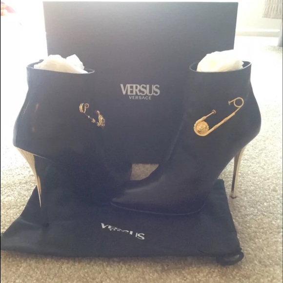 Versace black ankle boots gold heel gold safetypin