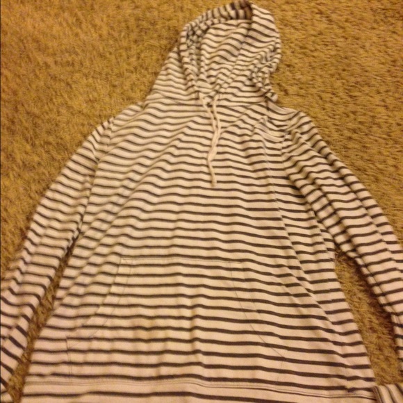 Pullover striped hoodie
