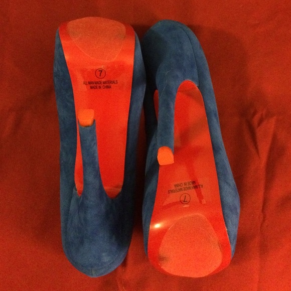 Cobalt blue faux suede heels. - Picture 2 of 4