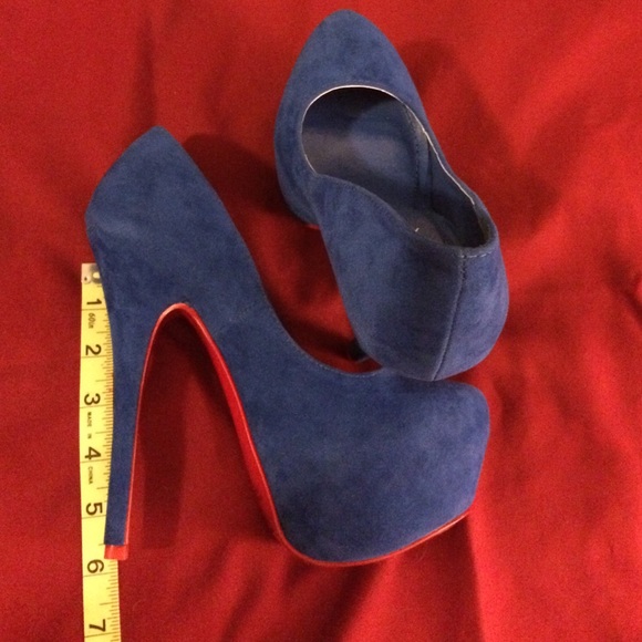 Cobalt blue faux suede heels. - Picture 4 of 4