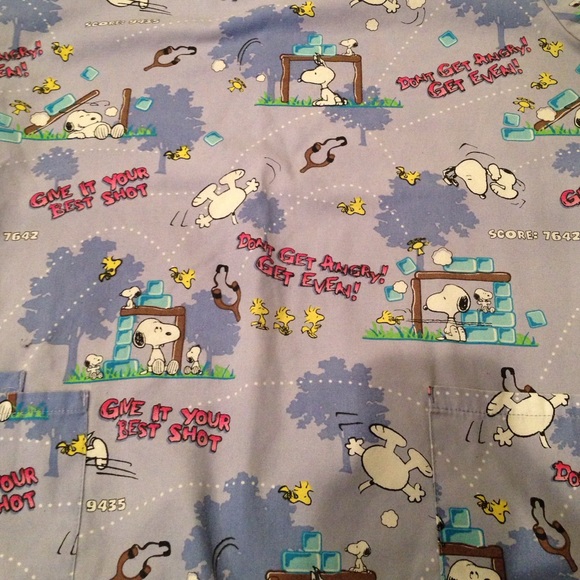 Snoopy/ Peanuts Angry Birds themed scrub top - Picture 2 of 4