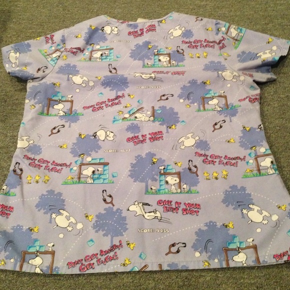 Snoopy/ Peanuts Angry Birds themed scrub top - Picture 4 of 4