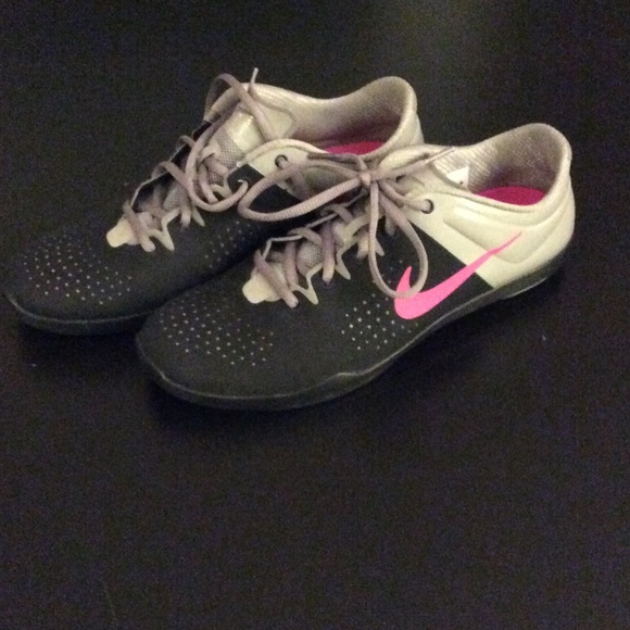 FINAL DROP Sz 11 Women's Nike Studio Trainer