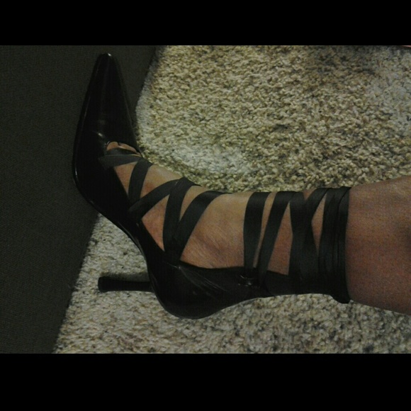 Sexy black lace - up heels