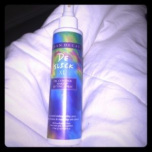 Urban Decay De Slick Makeup Spray