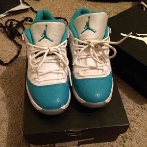 Aqua 11s sz3