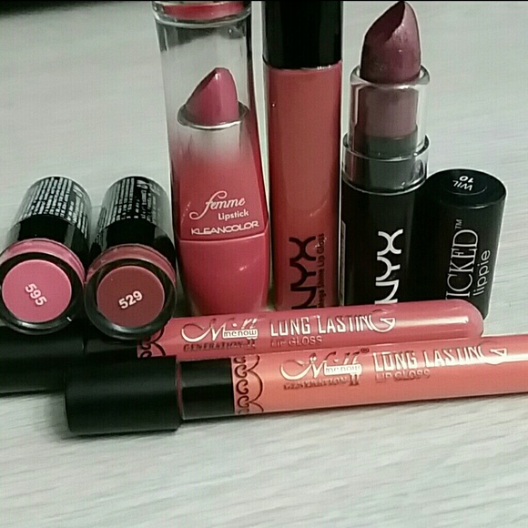 Beautiful lipstick set