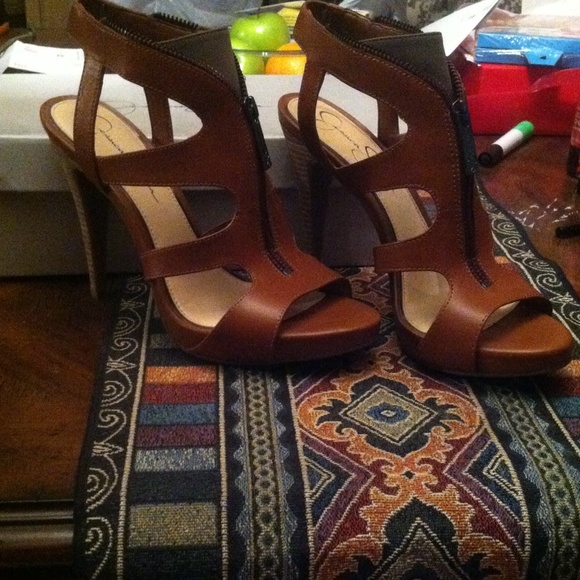 Two toned brown leather heels