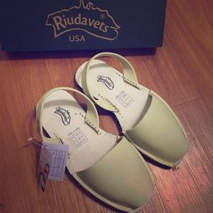 Riudavets Leather Sandals