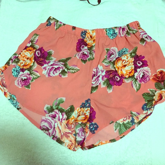 Ambiance Outerwear - Flower Print Shorts