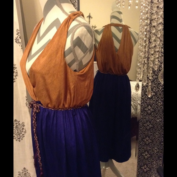 Low cut soft silky dress. - Picture 2 of 3