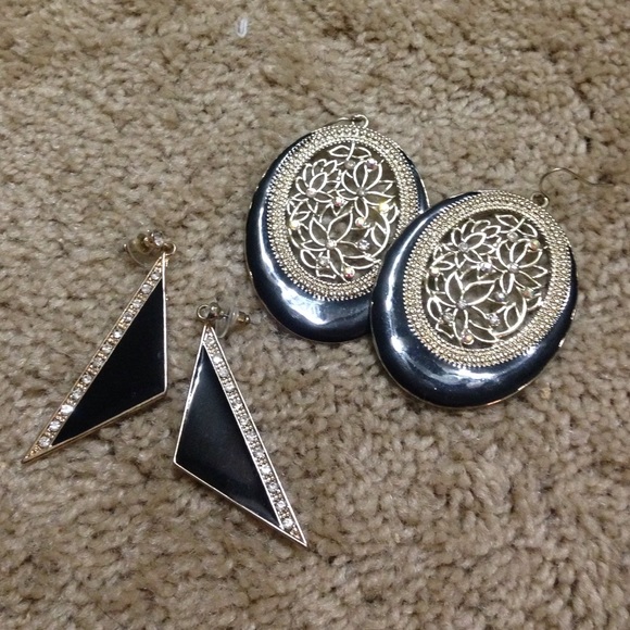 Beautiful jeweled black and gold earrings