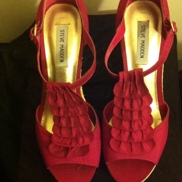 Steve Madden Wedges never worn NWOB