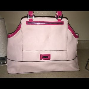 🌟PRICE DROP 1/6🌟Large pink Guess purse nwot